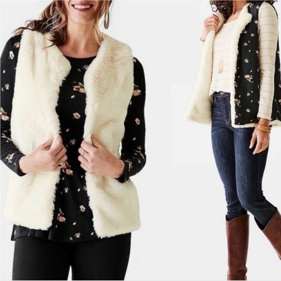 Matilda Jane Jackets & Blazers - Matilda Jane faux fur floral vest, Size XS